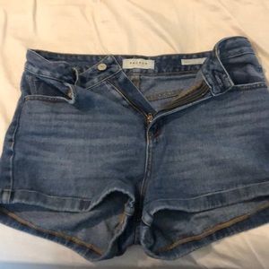 Pacsun mom short. Size 27
